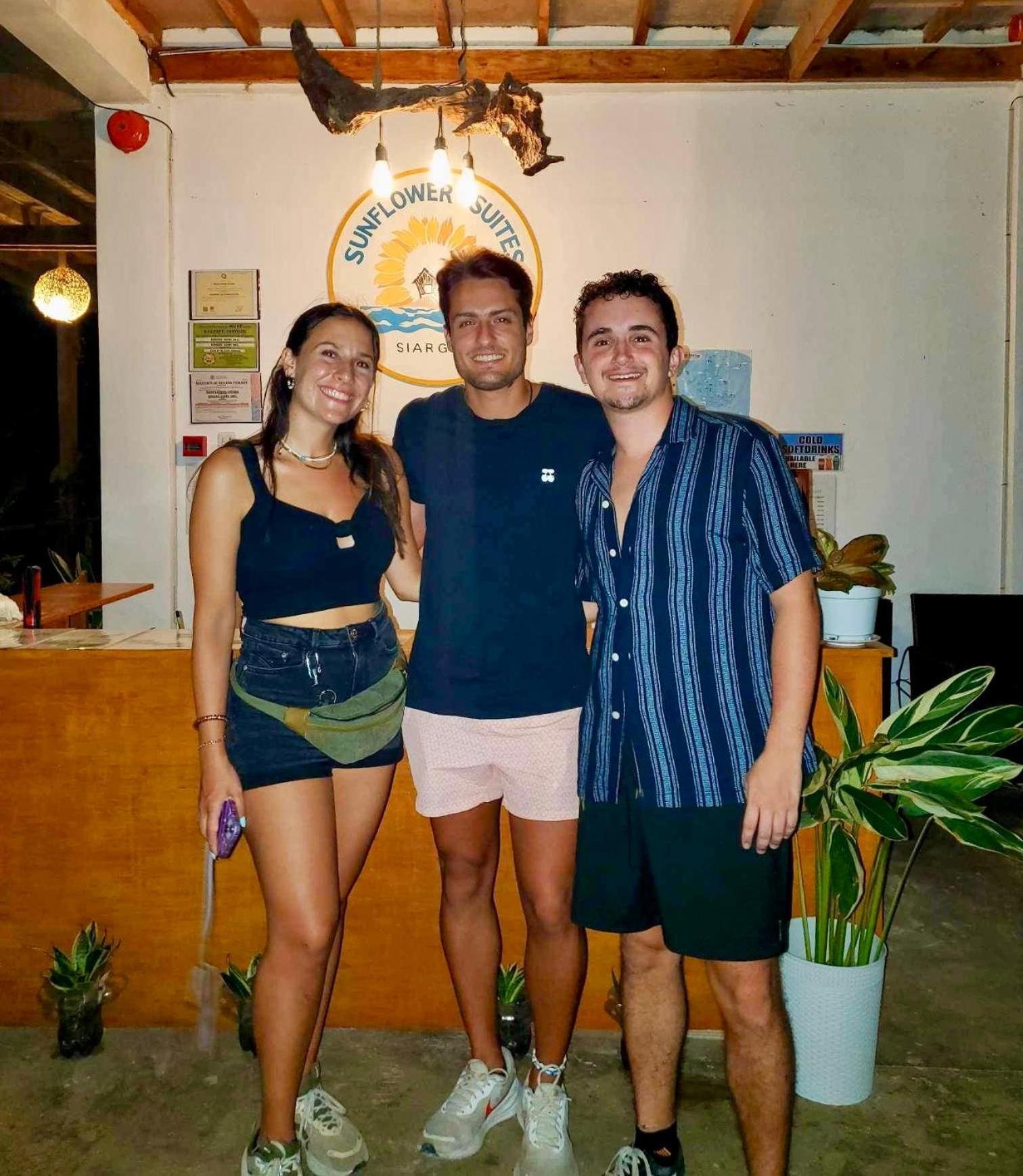 Siargao Sunflower Suites General Luna  Eksteriør billede