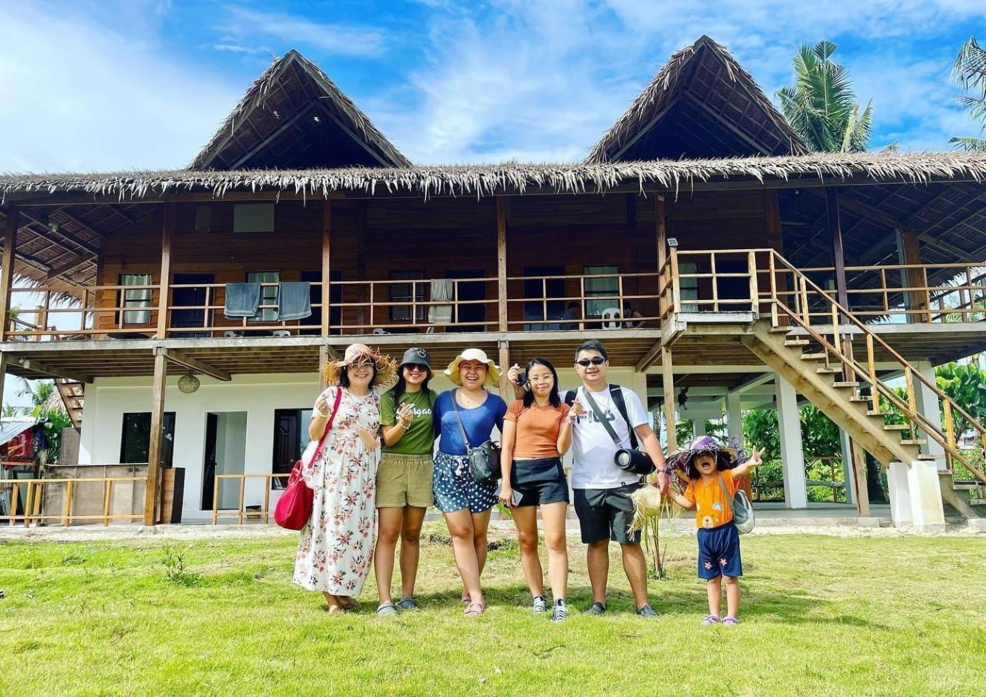 Siargao Sunflower Suites General Luna  Eksteriør billede