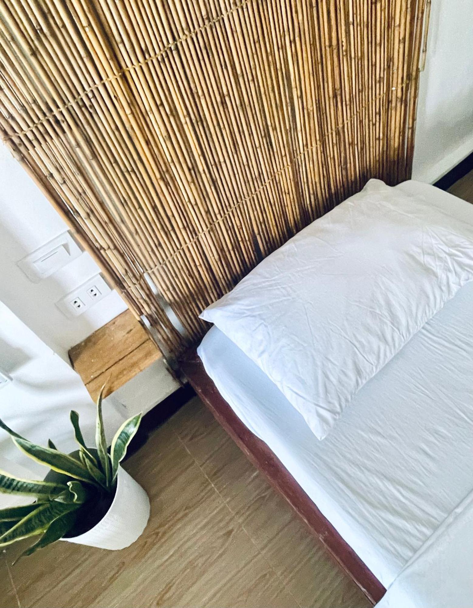 Siargao Sunflower Suites General Luna  Eksteriør billede