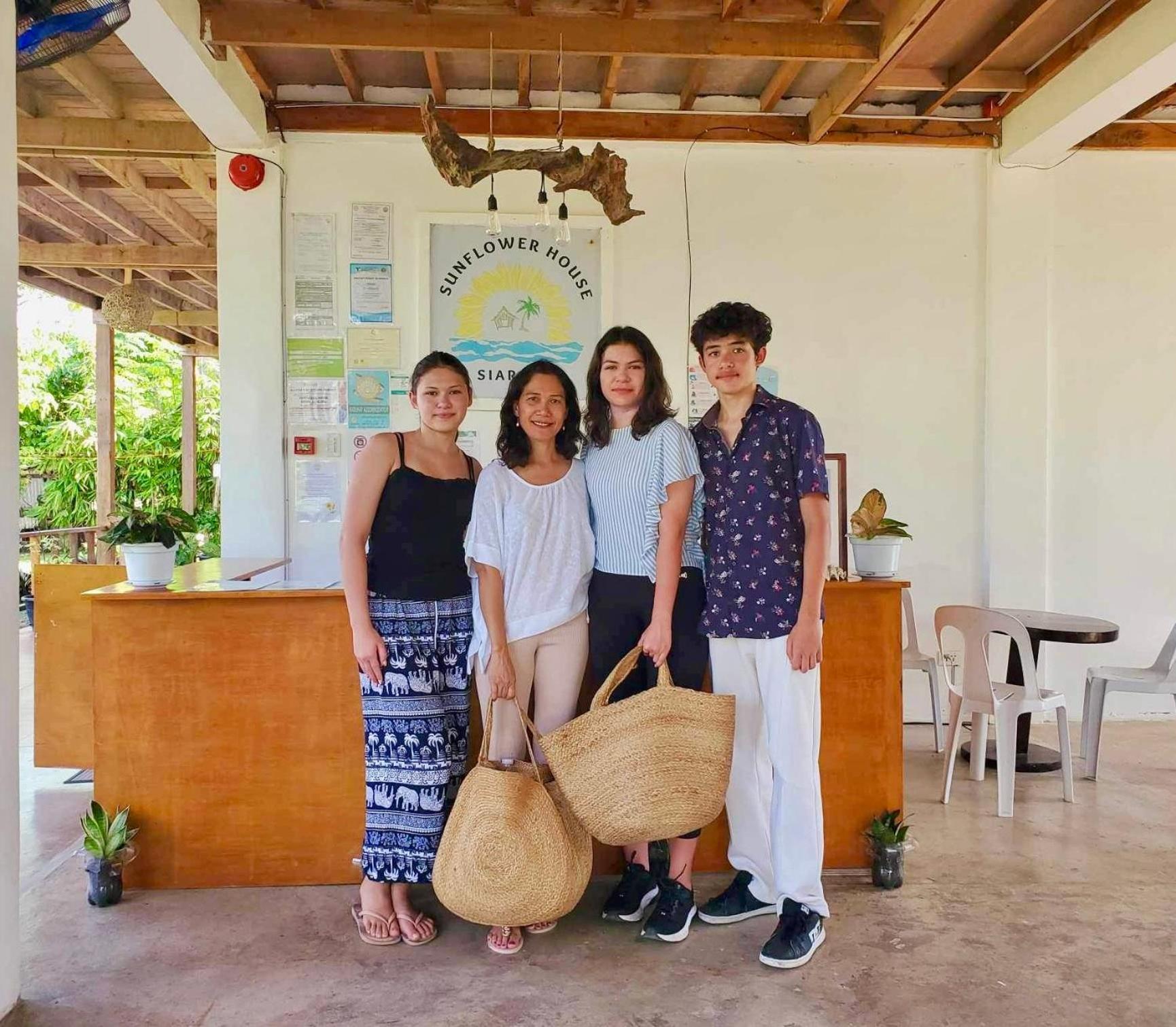 Siargao Sunflower Suites General Luna  Eksteriør billede