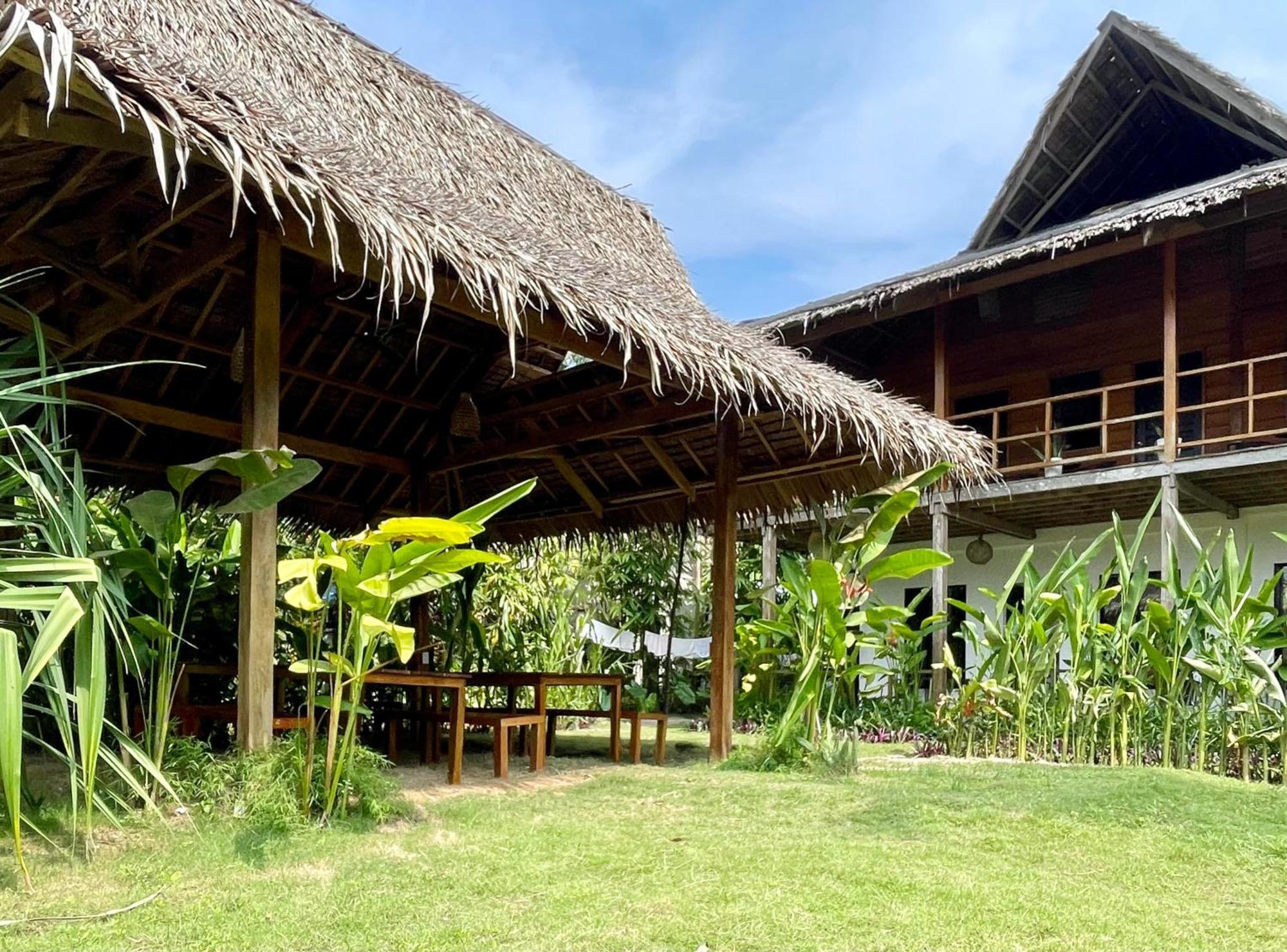 Siargao Sunflower Suites General Luna  Eksteriør billede