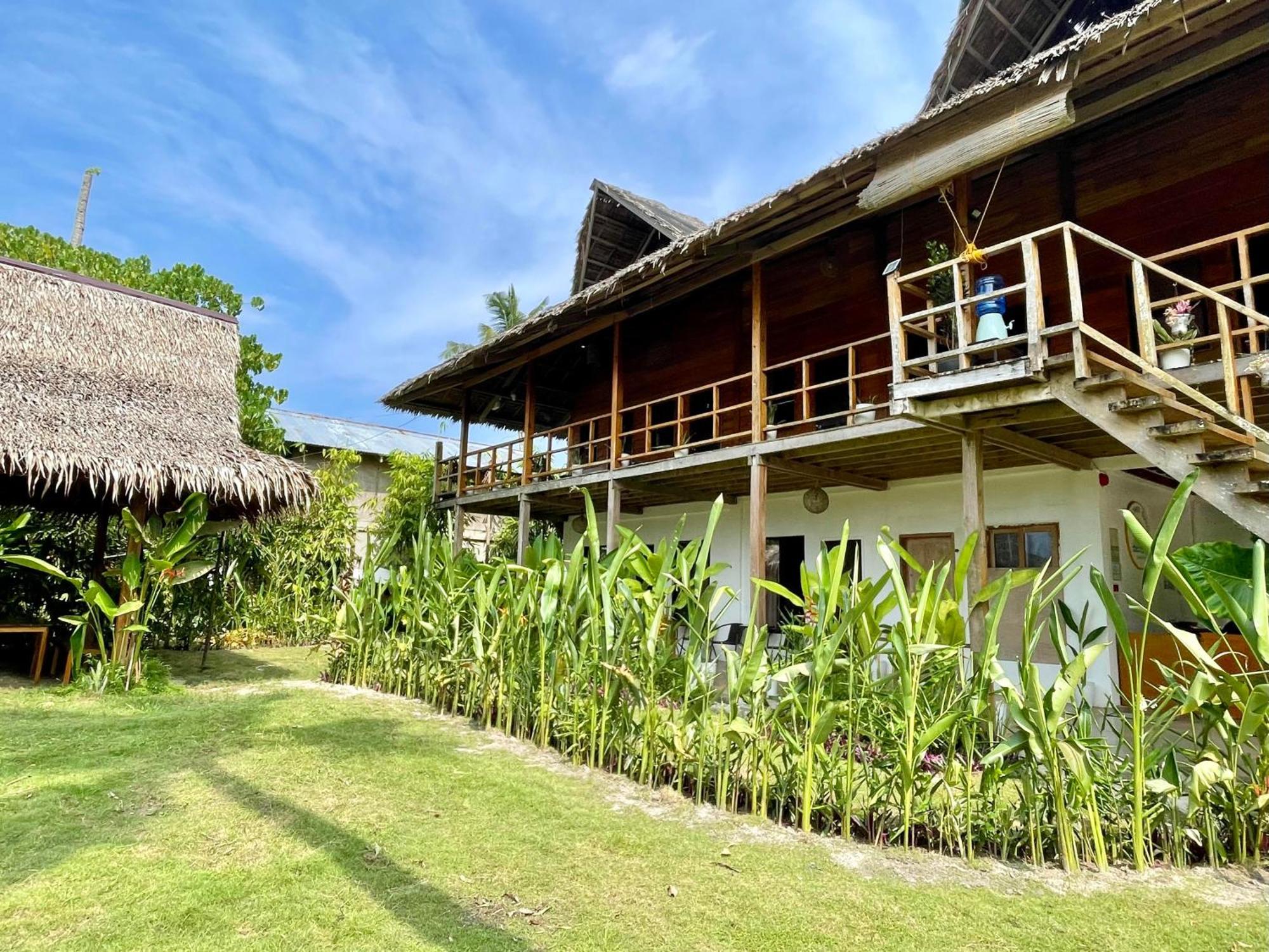 Siargao Sunflower Suites General Luna  Eksteriør billede